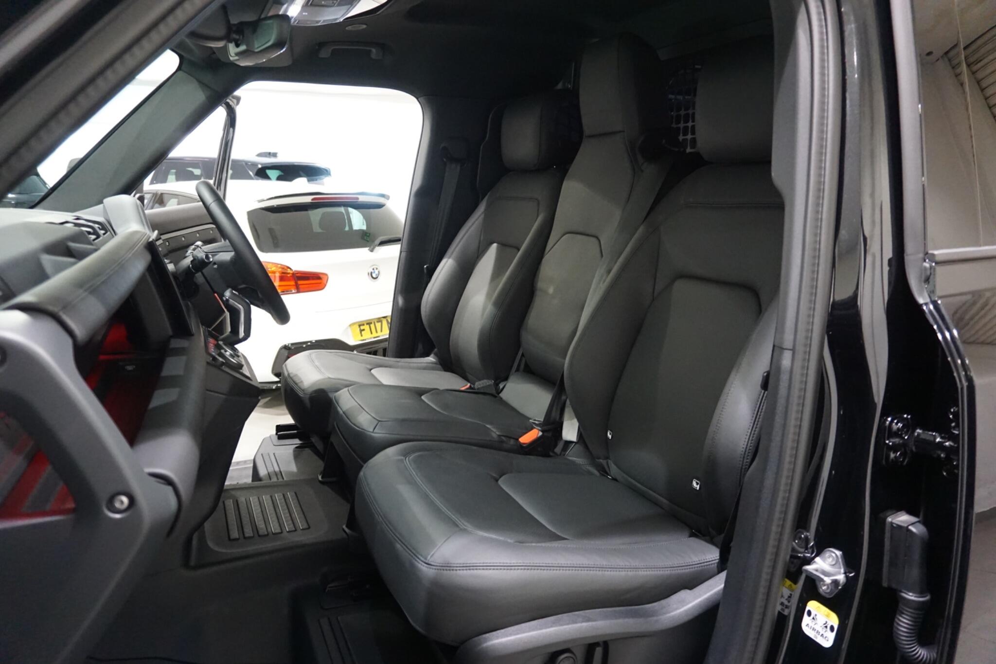 Land Rover Defender 110 3.0 D350 MHEV X-Dynamic HSE Hard Top SUV Auto 4WD MWB Euro 6 (s/s) 5dr